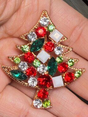 Christmas Tree Brooch Red Green Rhinestone Holiday Pin Gold Tone 2"